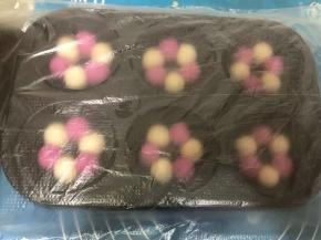 盖保鲜膜静置，等到馒头明显涨大就可以了。