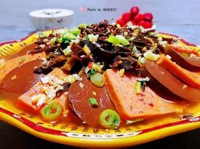 搭配一碗米饭和水果一起吃棒极了