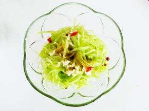 倒入料汁。
