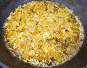 继续中小火炸5分钟左右。