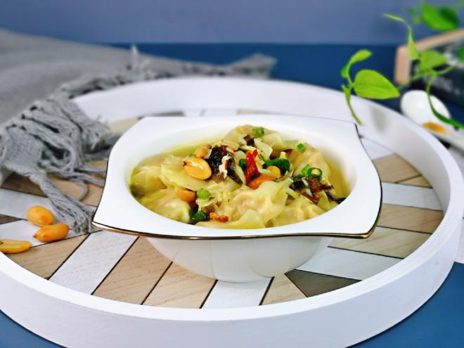 金汤紫菜虾皮小馄饨