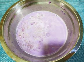 放入软化的吉利丁片 