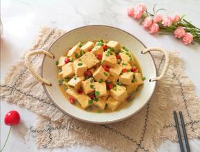 酱香味十足的老豆腐。