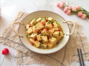 酱香味十足的老豆腐。