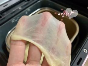 能拉出透明的薄膜。