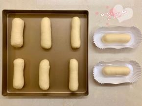 依次放入烤盘，面团之间要留有足够的间距。
