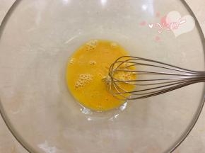 再加入牛奶搅匀。