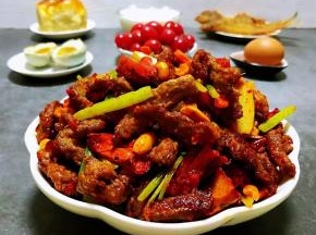 丰盛的早餐会给家人带来一天的好心情