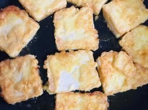 中小火煎至两面金黄色即可！