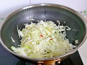 小火翻炒均匀。