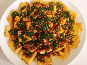 淋上调好的料汁儿即可！