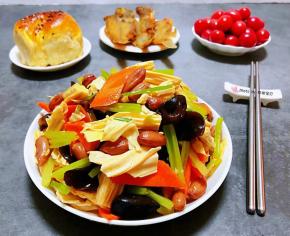 搭配炸鱼、面包、圣女果一起吃美味极了