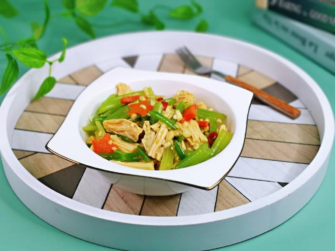 芹菜拌腐竹
