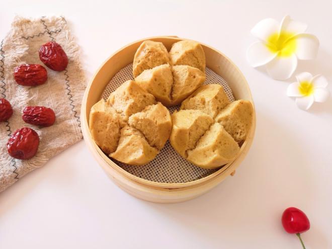 红糖红枣开花馒头