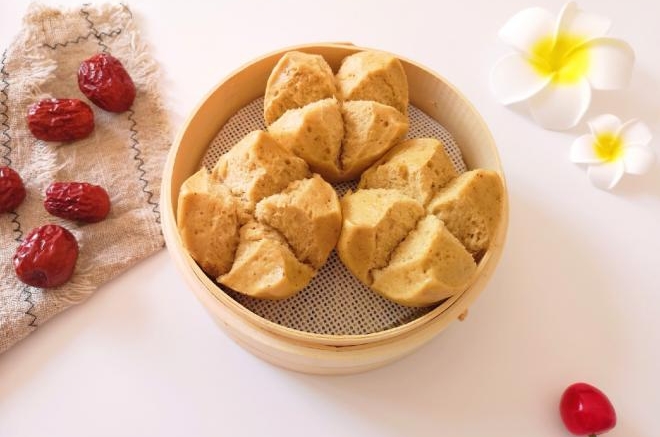 红糖红枣开花馒头