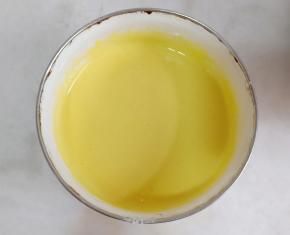 画Z字混合至看不见干粉即可。