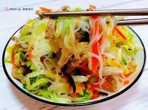 卷心菜和粉丝入口清新爽口美味无比