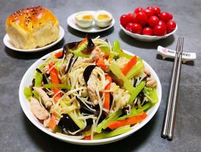 普通的食材用心去搭配来做就是收到意想不到的收获