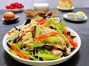 营养丰盛的早餐是开启美好一天的重要动力
