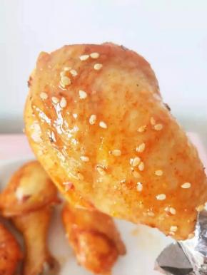 放入烤箱继续烤20分钟左右，用筷子能轻易扎透就是熟了 取出享用吧