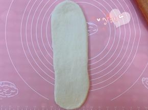 再次擀成牛舌状。