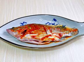 均匀涂抹，使每个部位都要吸收到酱料。