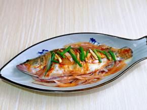 放上洋葱丝，不喜欢也可以不放。