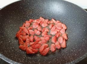 煎到两面酥香微黄。