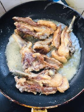 煎至两面金黄色即可！