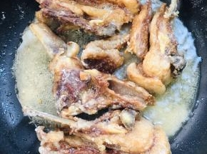 煎至两面金黄色即可！