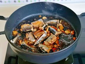 小火翻炒均匀。