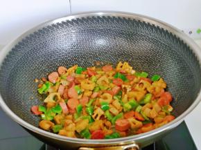 快速翻炒均匀即可出锅。