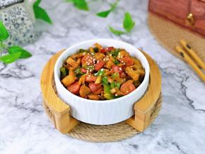 盛出装盘，撒上熟白芝麻。