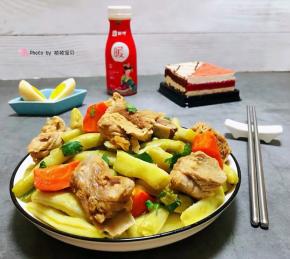 也可以搭配鸡蛋和酸奶甜品一起吃又是一种不一样的味道