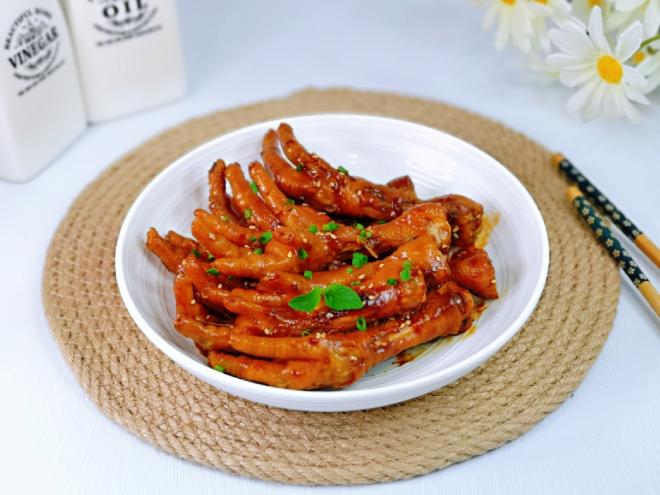 酱香卤凤爪