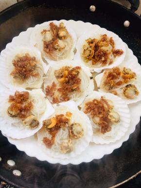 水开后放入蒸锅中大火蒸8分钟即可！