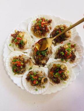 淋上烧开的香油即可食用！