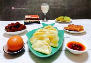 我家特别喜欢吃饺子过几天不吃就会馋的流口水噢