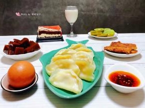 我家特别喜欢吃饺子过几天不吃就会馋的流口水噢