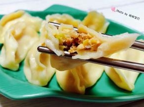 自己包的饺子馅料味道美极了