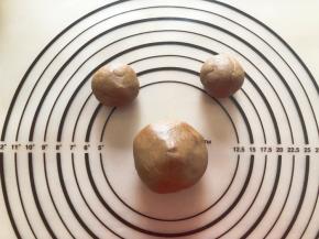 可可面团分出两个30克