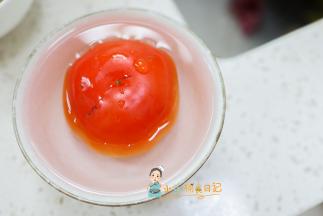 番茄加热水烫一下这样可以很容易去皮