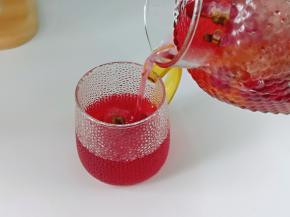 倒入杯中即可饮用。