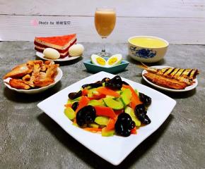 丰盛的早餐有没有诱惑到你们噢小伙伴们