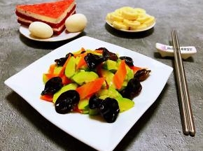 也可以搭配甜品和香蕉吃起来甜甜美美滴