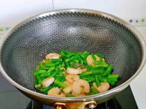 快速翻炒均匀即可出锅。