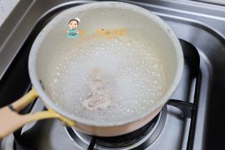 冷水下肉一起煮一下去除腥味