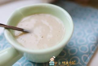 土豆、南瓜、番薯都有相同的作用可以让猪肉泥更顺滑哦