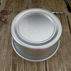 完全凉透之后，再脱模