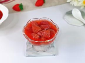 我比较喜欢给孩子吃当季的水果，因为他过敏体质，不能吃反季节的食物，所以，什么水果当季我就给他吃什么！